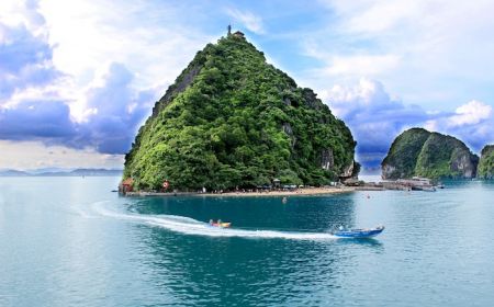 Ha Long Bay - Bai Tu Long Bay - Private Tour
