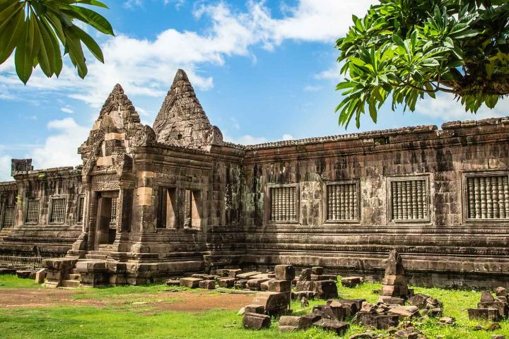 Wat Phou Cruise Up River